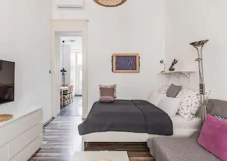 Nati Apartman Boedapest Buitenkant foto