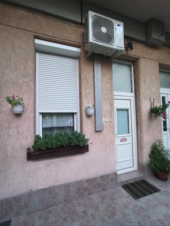 Nati Apartman Boedapest Buitenkant foto