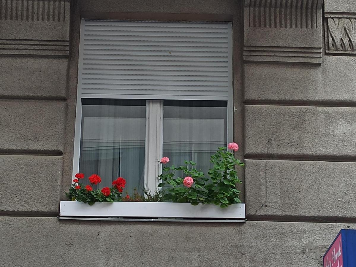 Nati Apartman Boedapest Buitenkant foto
