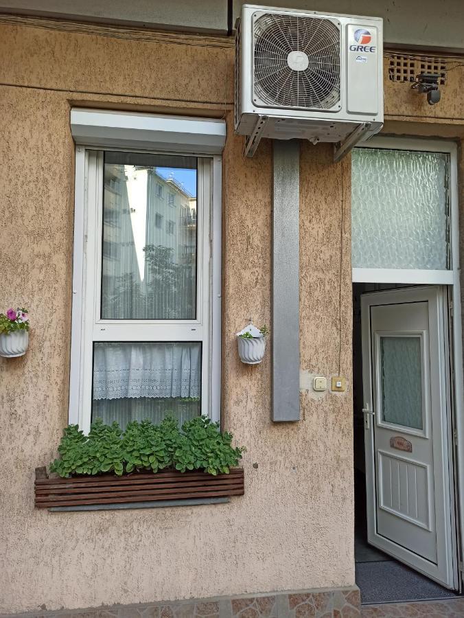 Nati Apartman Boedapest Buitenkant foto
